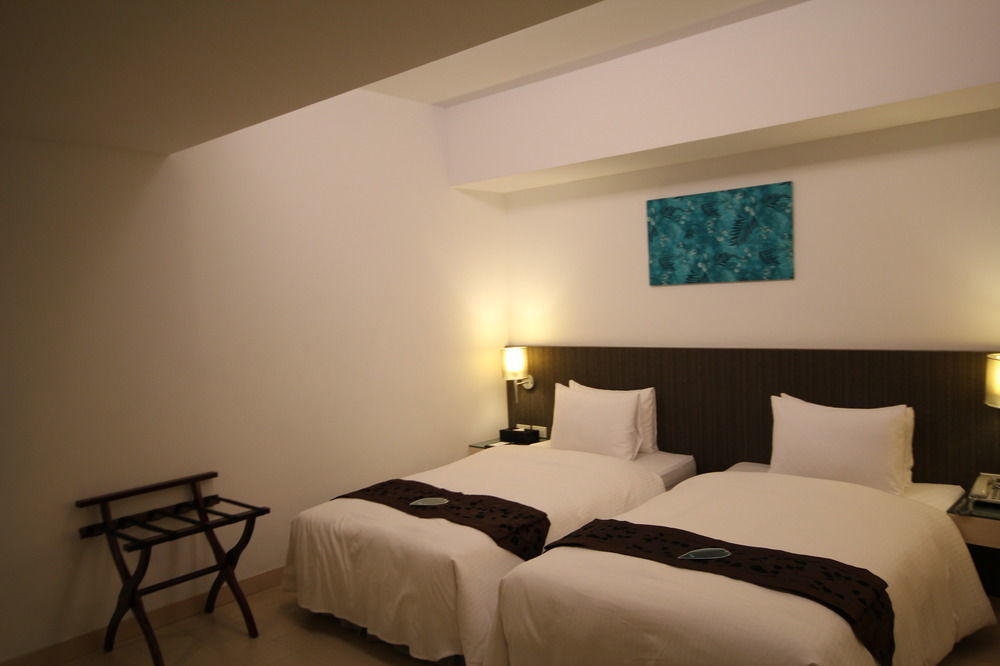 ฟิช โฮเต็ล - หัวเหลียน Hotel เมืองฮวาเหลียน ภายนอก รูปภาพ