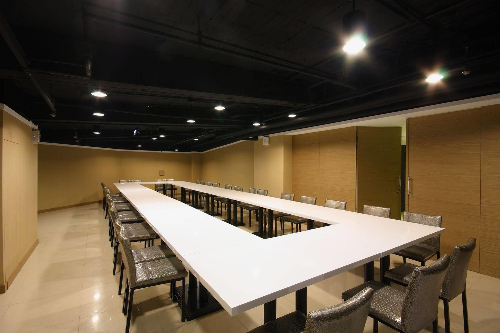 ฟิช โฮเต็ล - หัวเหลียน Hotel เมืองฮวาเหลียน ภายนอก รูปภาพ