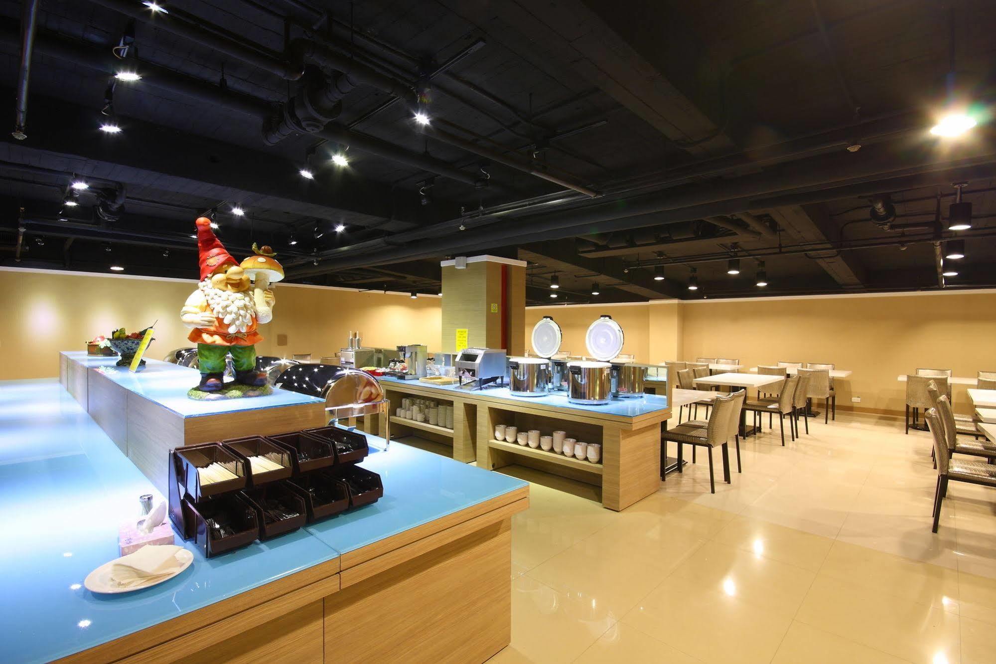ฟิช โฮเต็ล - หัวเหลียน Hotel เมืองฮวาเหลียน ภายนอก รูปภาพ